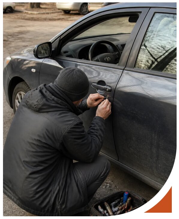 Профессиональное вскрытие автомобиля Тойота без повреждений в Чите
